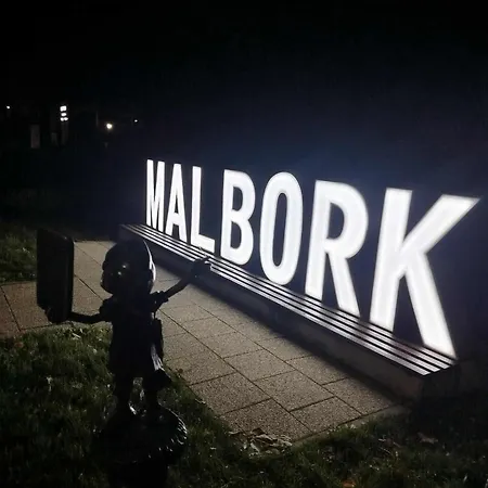 W Centrum Malborka アパート